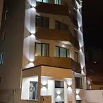 Cozy - Premium And Apartment