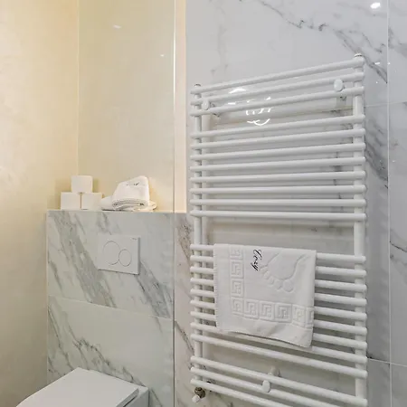 Cozy - Premium And Apartment
