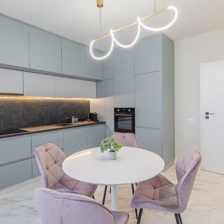 Brasov Aparthotel - Premium Suites And Studios Brassó