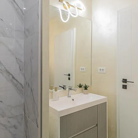Cozy - Premium And Apartment 3*