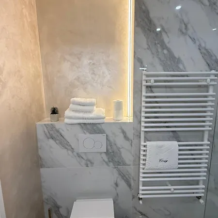 Cozy - Premium And Apartment